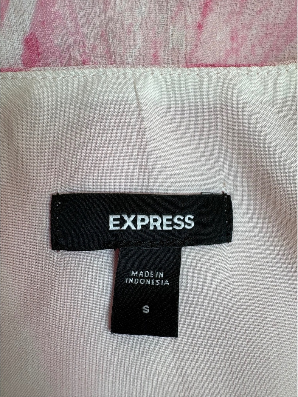 Express Women's Pink and White Floral Wrap Blouse Size Small - Picture 5 of 5